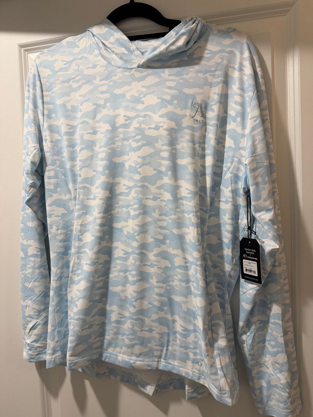 AndersonOrd AO Women’s Large Blacks Beach Golf Hoodie Sky Camo NWT - Picture 1 of 3